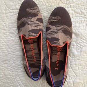 Rothy's womens Camouflage Slip-On Shoes - Black and Gray